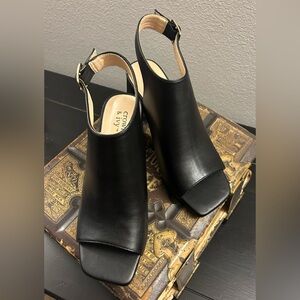 Crown & Ivy Black Brienne Sandals/Dress Shoes